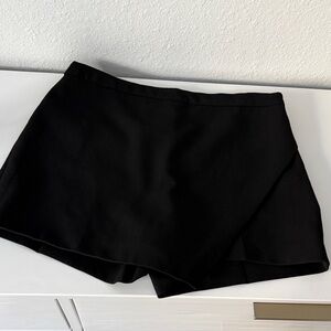 Babaton Elegant Black Skort